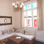 Casa de Férias Finestra Rossa Old Town Vintage House