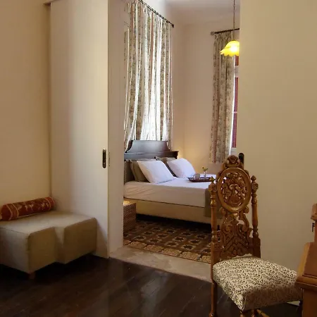 Σπίτι διακοπών Finestra Rossa Old Town Vintage House *