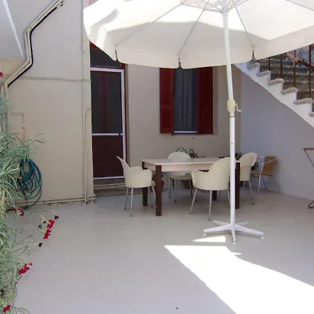 Finestra Rossa Old Town Vintage House Lefkada City