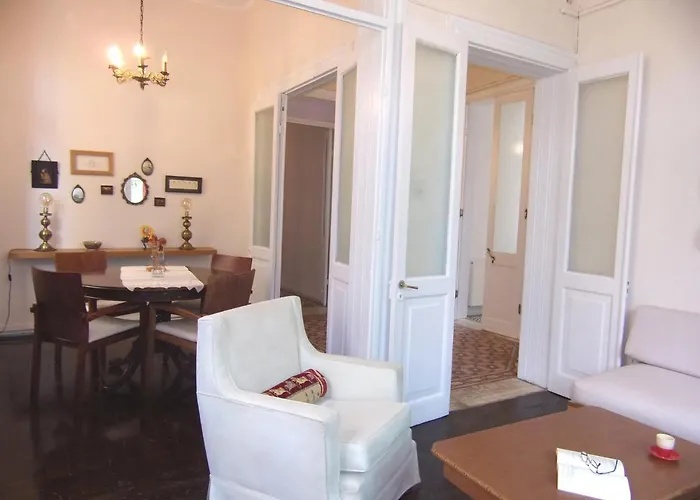 Finestra Rossa Old Town Vintage House Lefkáda